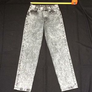 Vintage 80-90’s Ladies 701 Levi Acid wash Perfect